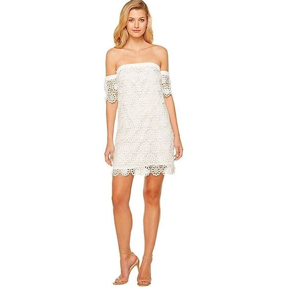 New. Trina Turk white lace dress. Regularly $298 - Picture 2 of 12